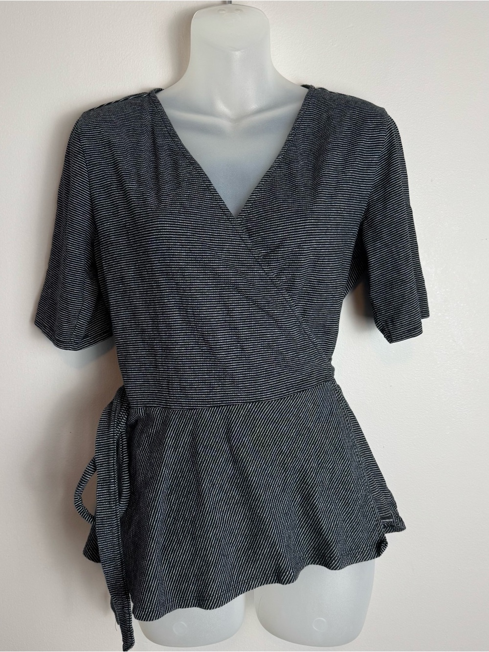 LOFT Black and White Striped Knit Wrap Style Short Sleeve Top Size Small - Picture 2 of 10